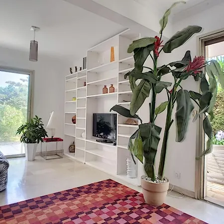 Nice With Garden And Pool In 公寓 昂蒂布