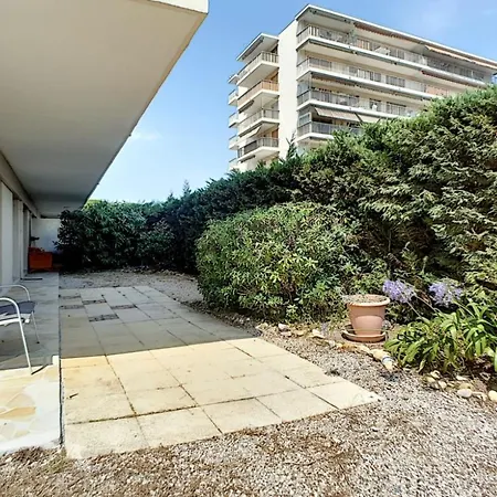 Nice With Garden And Pool In Appartement
